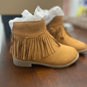 Fringe boots